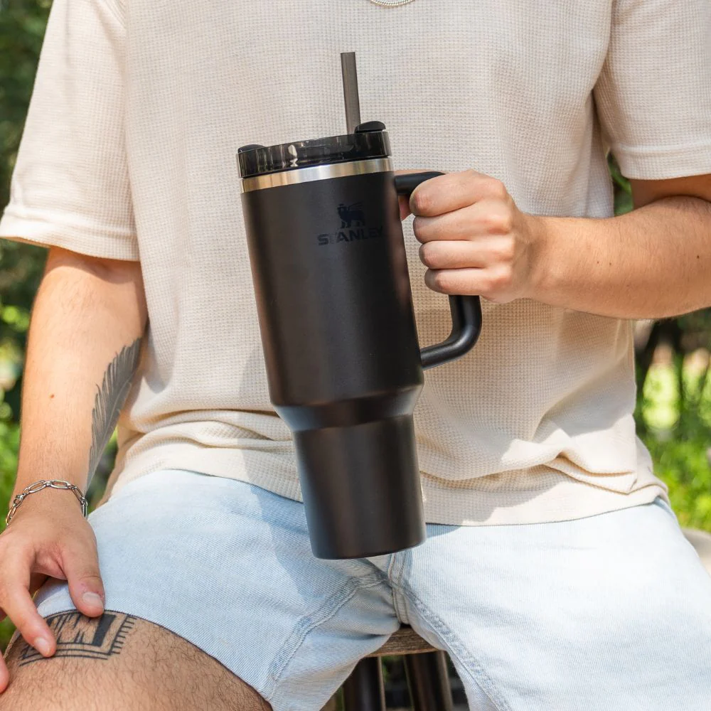 Copo Quencher Black 2.0 Stanley | 1.18L - Image 4
