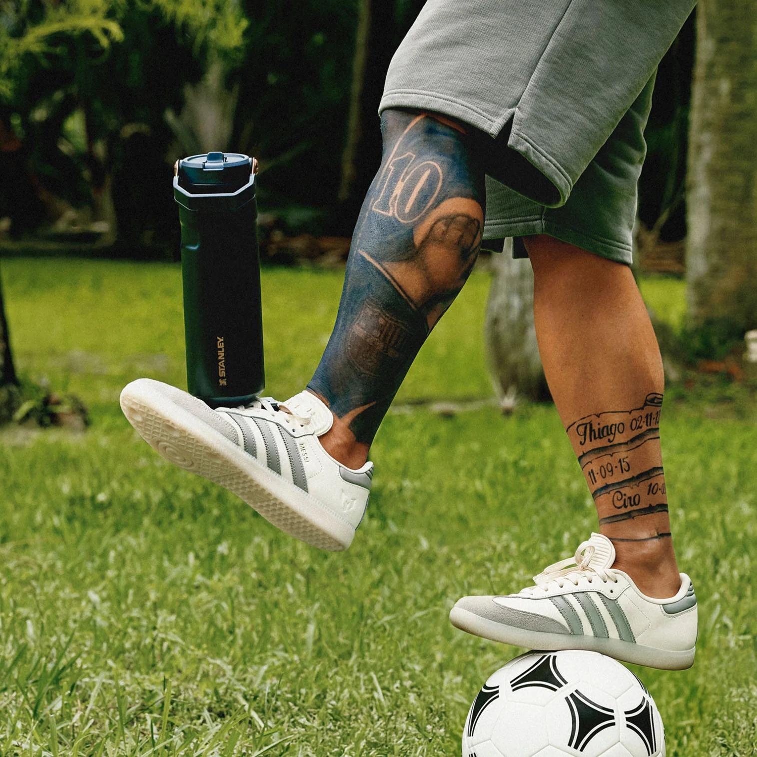 Garrafa Térmica Aerolight Flip Straw Messi Black Stanley | 710ml - Image 5