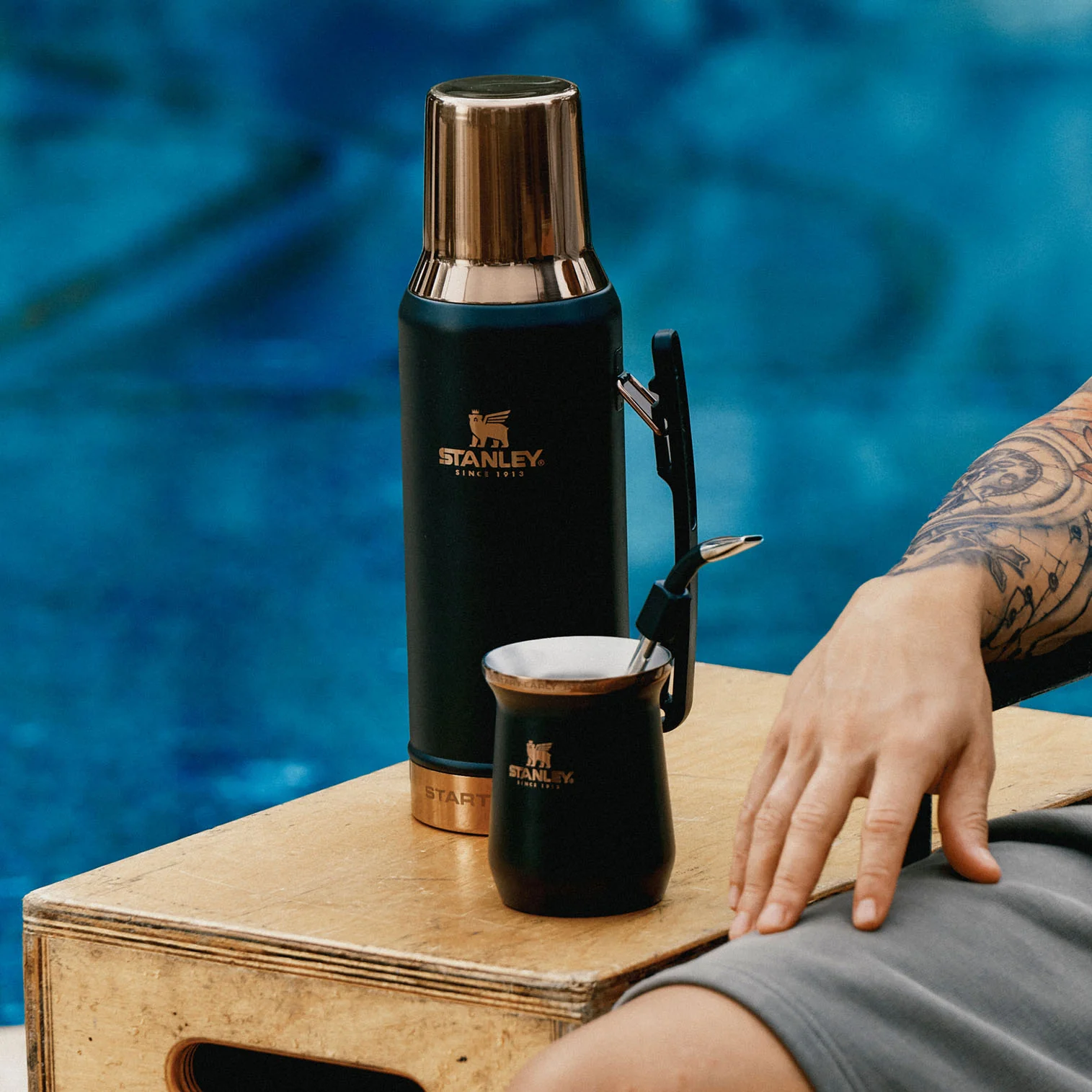 Garrafa Térmica Mate System Messi Black Stanley | 1.2L - Image 7