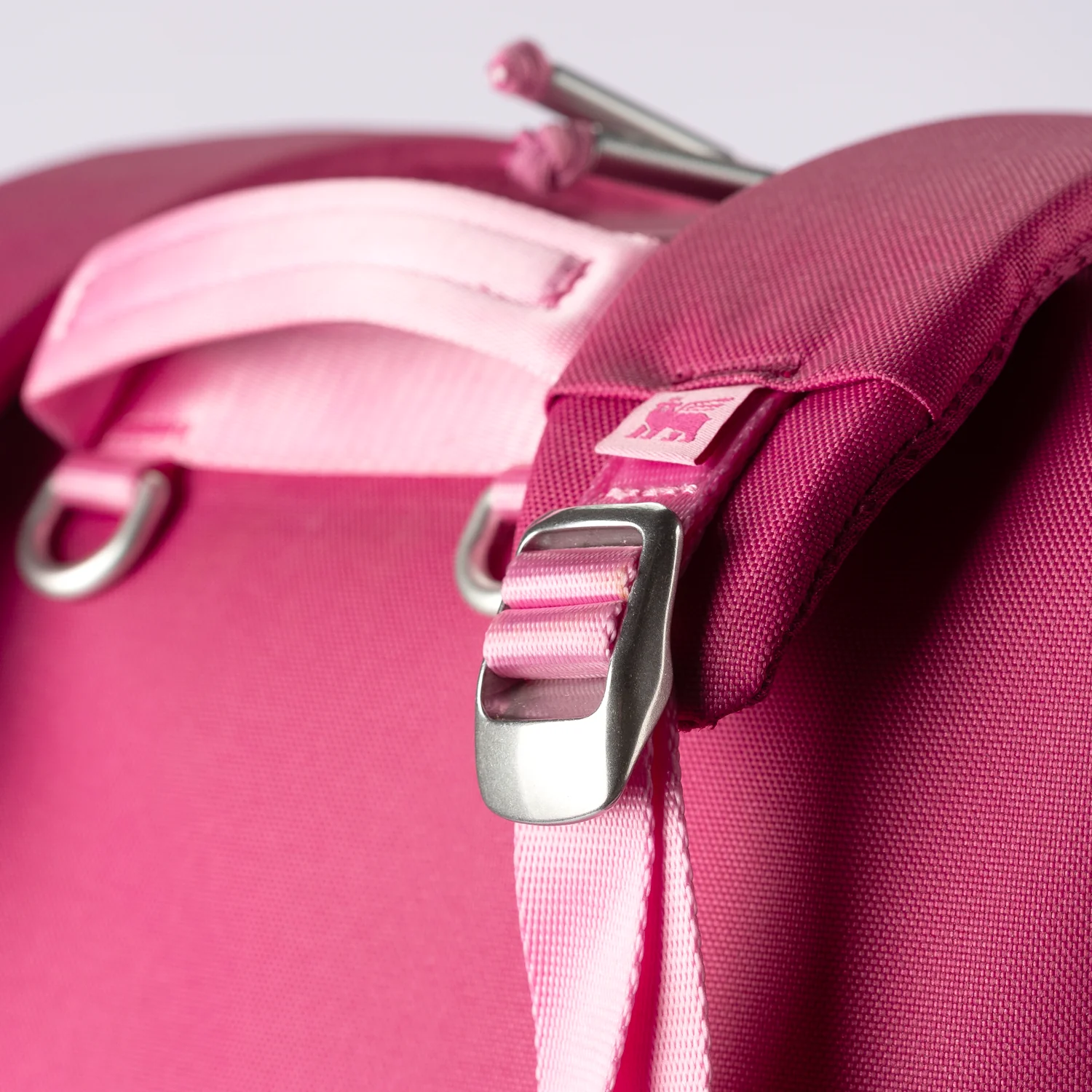 Mochila Térmica Madeleine Fuchsia Stanley | 14L - Image 5